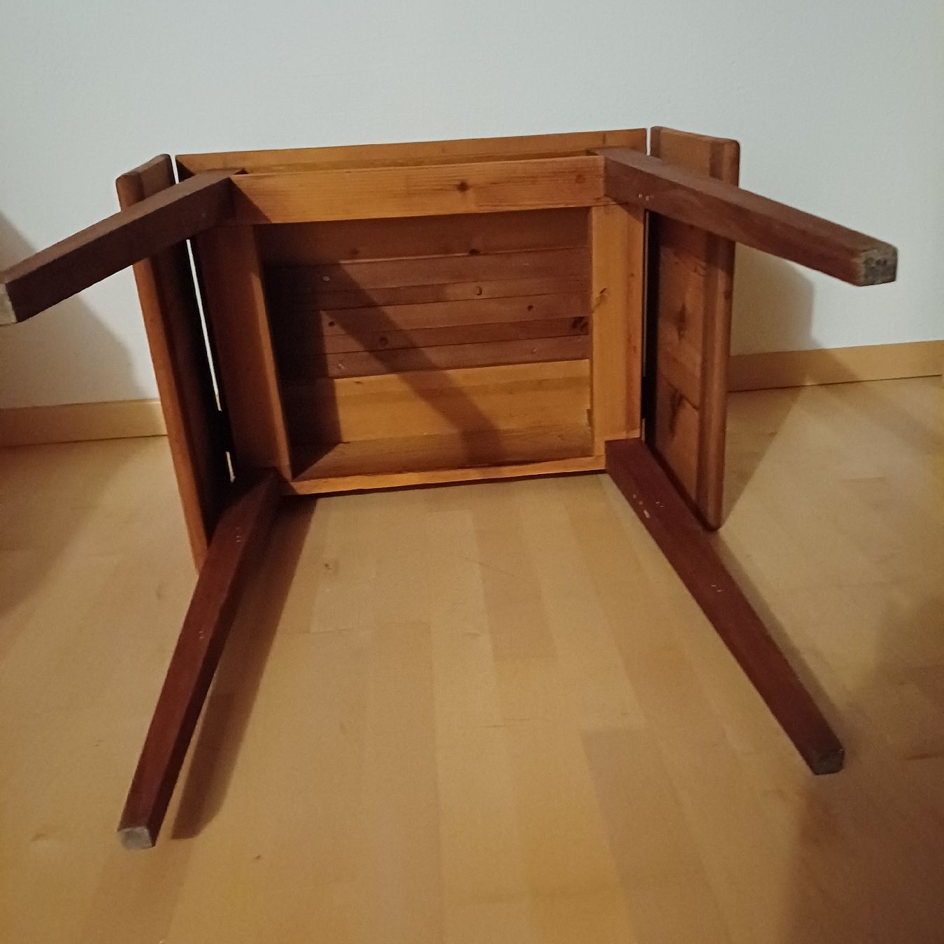 Tische: Tischli Holz massiv – Gebraucht aus Trimmis von grrose 6