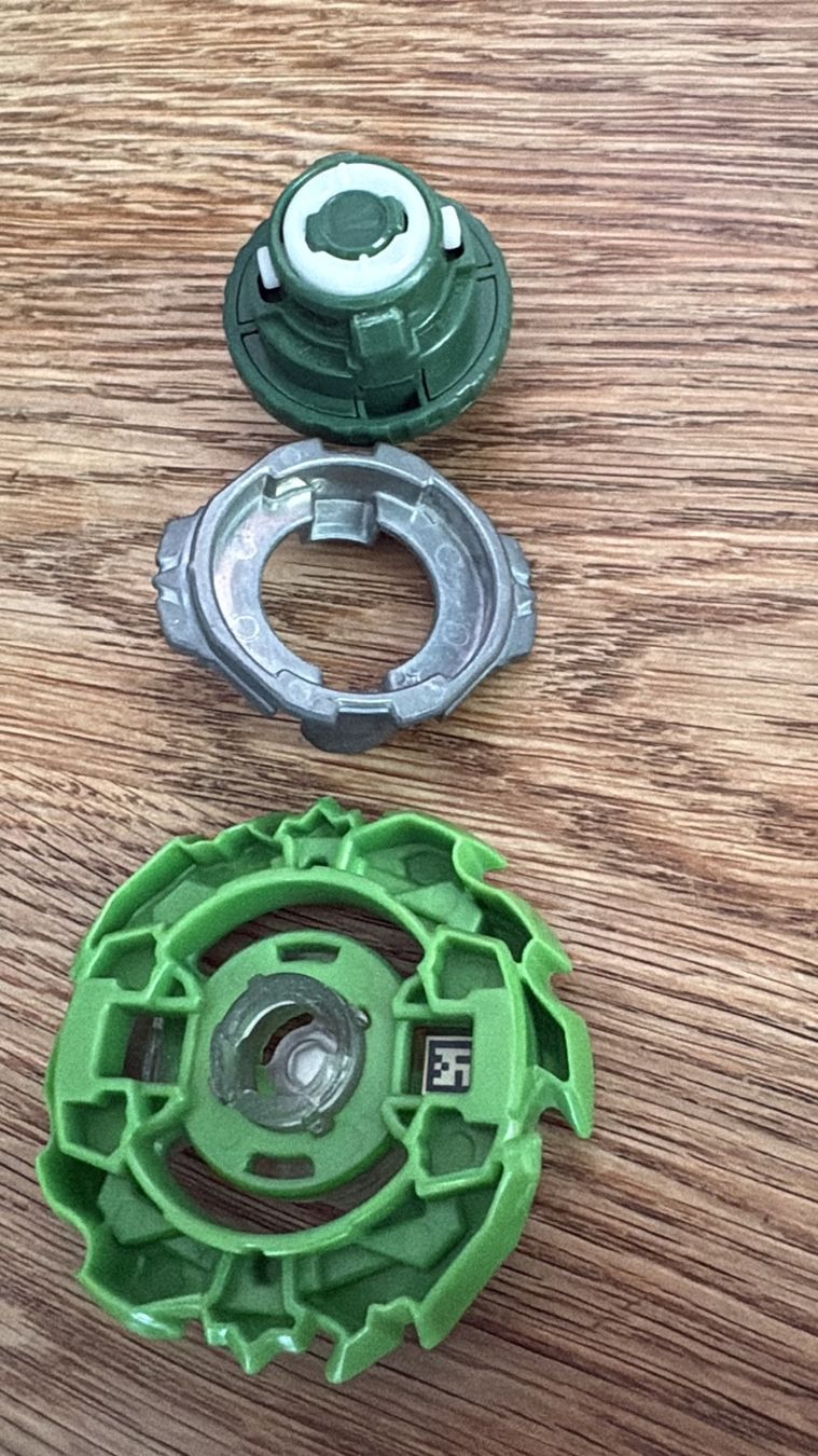 Spielzeuge: Original Hasbro Beyblade Burst Set – Kreisel + Launcher – Gebraucht aus Weinfelden von Automediator 4