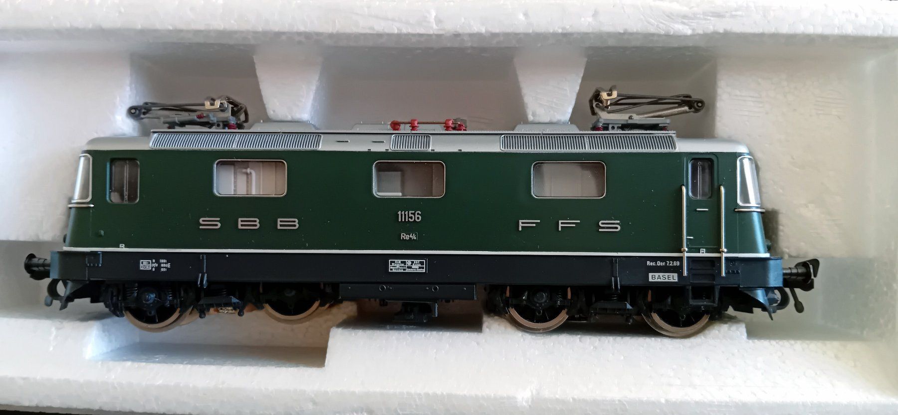 Fleischmann Modellini di ferrovie: Fleischmann H0 4340 Locomotive, courant continu – Usato da Neuchatel venduto da Vlenoble