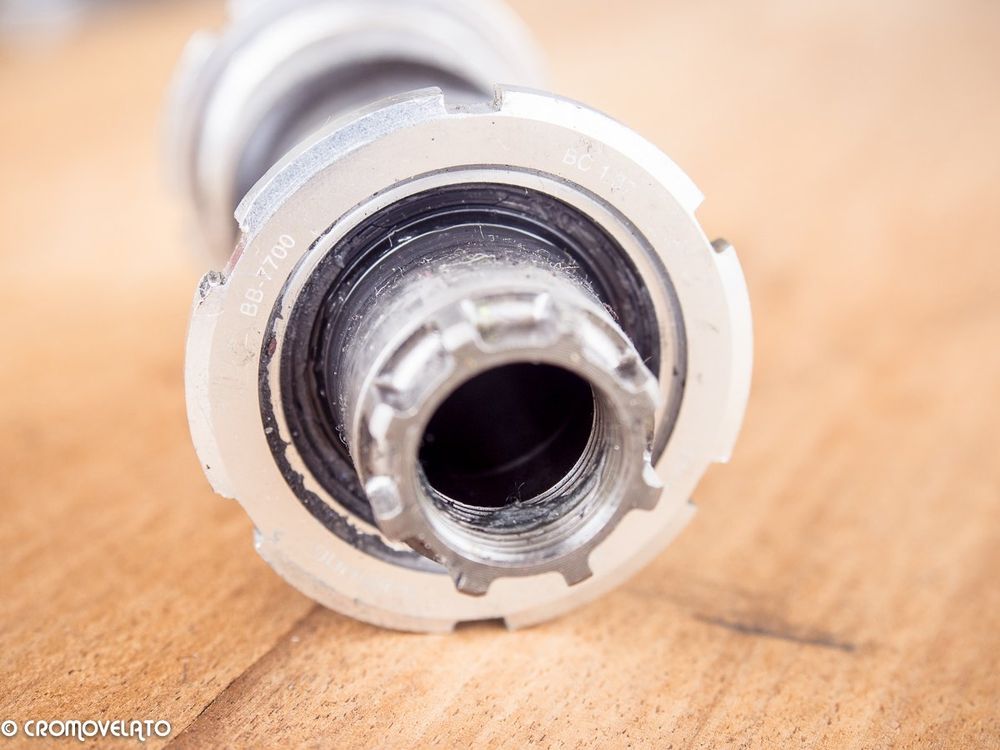 Boîtier De Pédalier Shimano Dura Ace BB-7700 – Octalink V1 – 68mm Filetage Anglais – Occasion