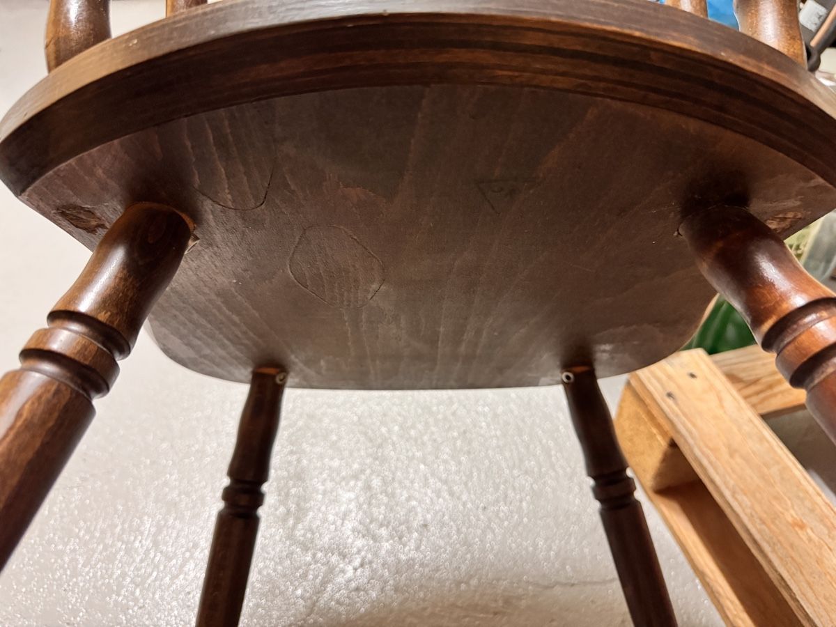 Sedie: Alter Holzstuhl – Usato da Cham venduto da Ris2934 1