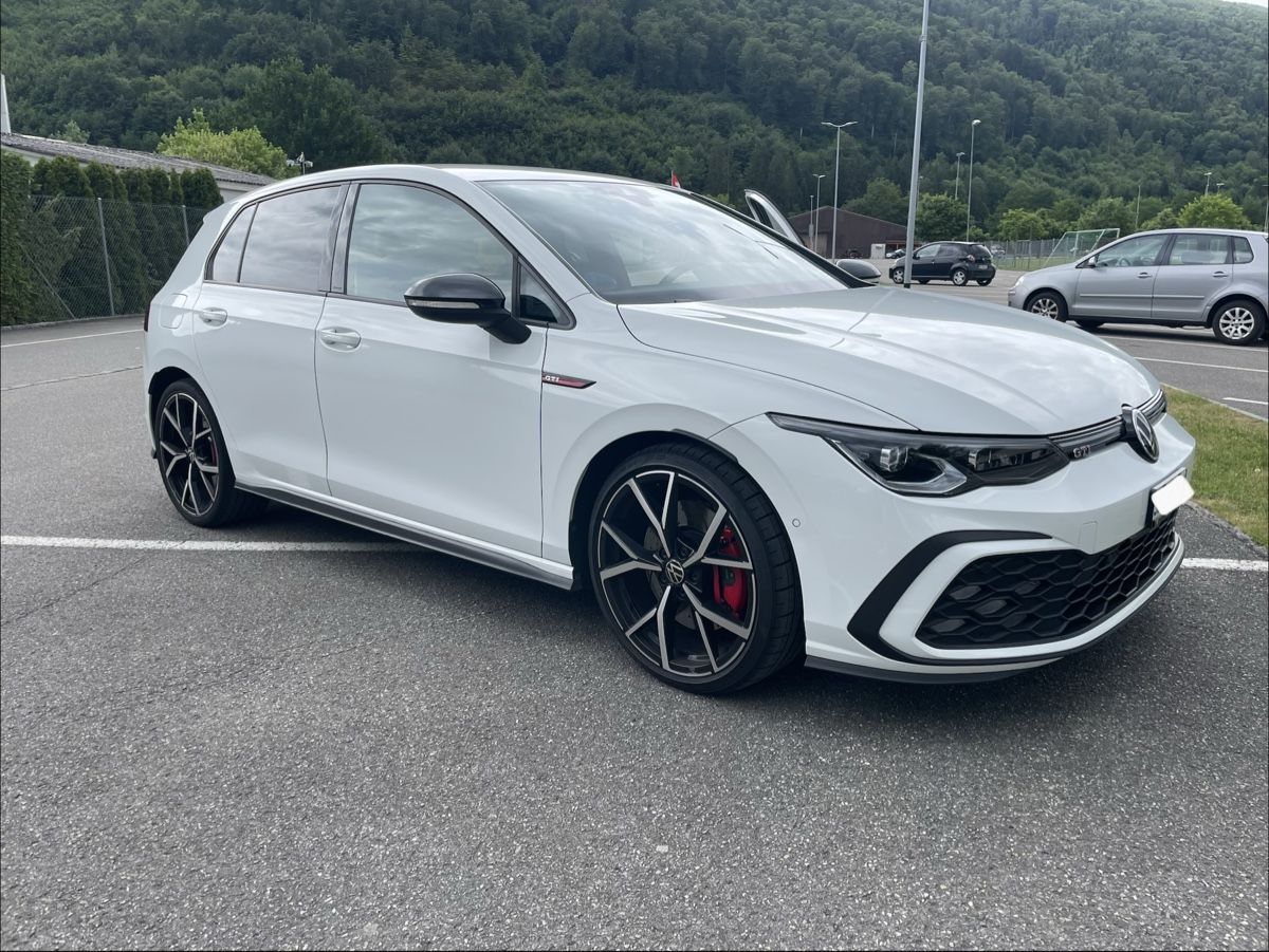 VW Automobili: VW Golf 8 GTI Black Edition – Usato da Balsthal venduto da fam_27g8
