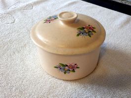 Dose mit Deckel, Blumenmotiv handbemalt