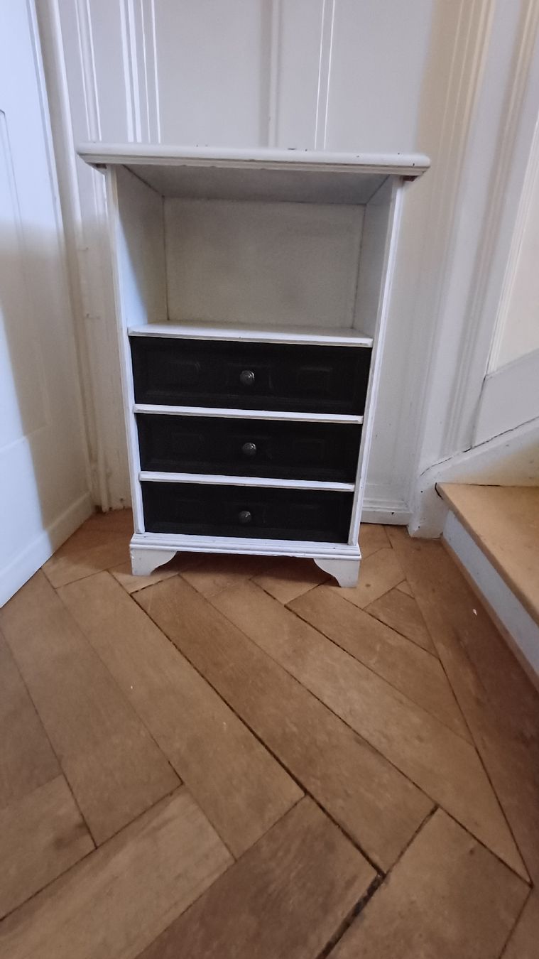 Kommoden: Kleine Kommode Shabby Chic  – Gebraucht aus Flawil von Pinkmalibu