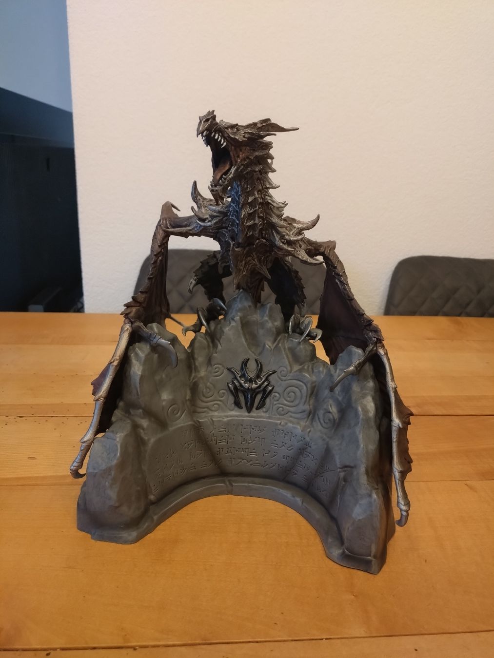 Statuette: Skyrim: Figur Alduin – Usato da Einsiedeln venduto da Warlight 4