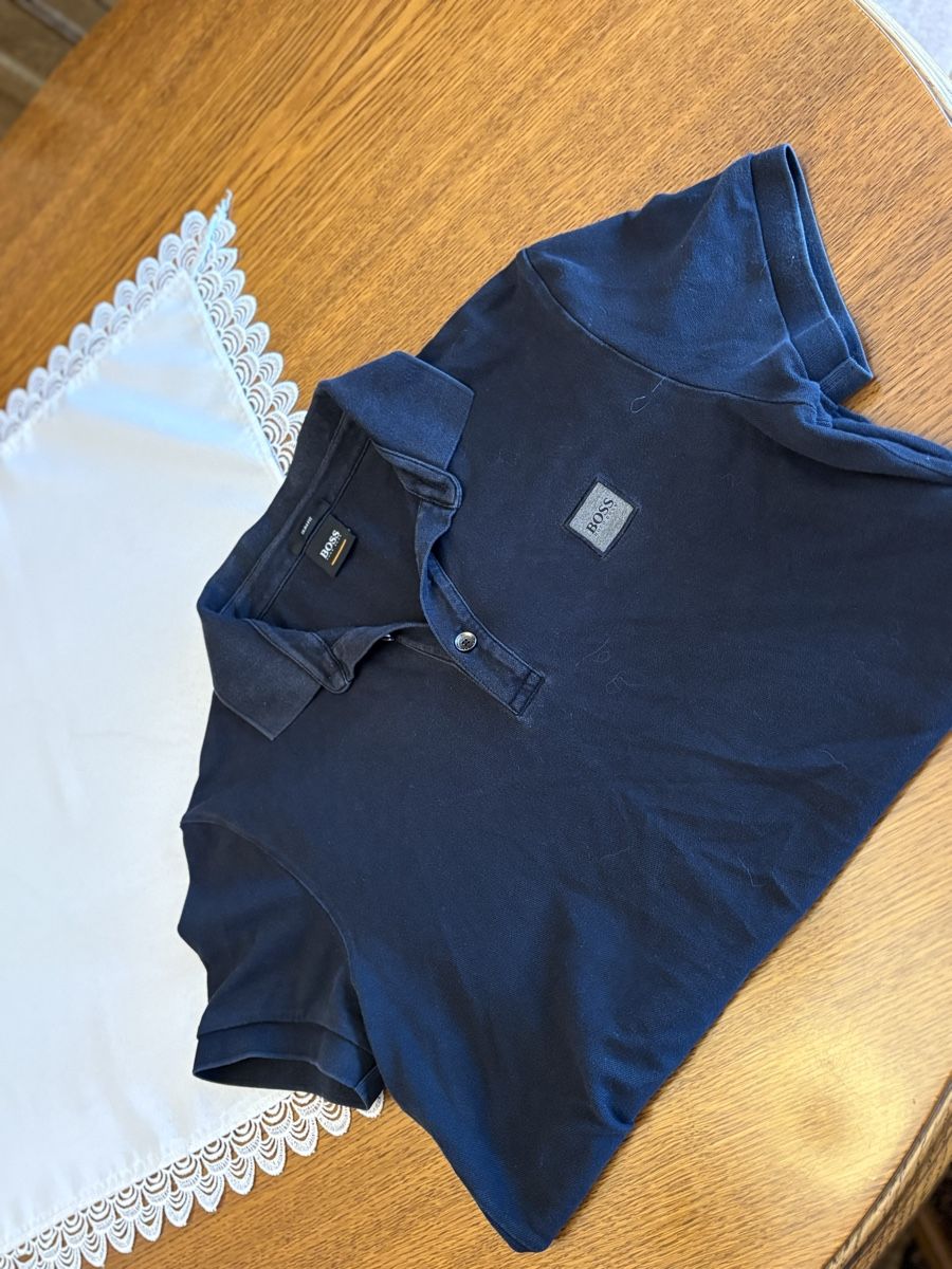 Hugo Boss T-shirt: T shirt Hugo Boss taille S – Usato da Attalens venduto da Skorpionica 1