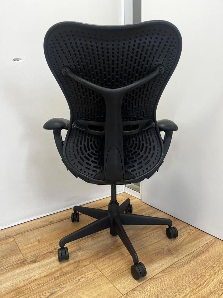 Herman Miller Stühle: Herman Miller Mirra Full Option Graphite – Gebraucht aus Purmerend von Offeco 4