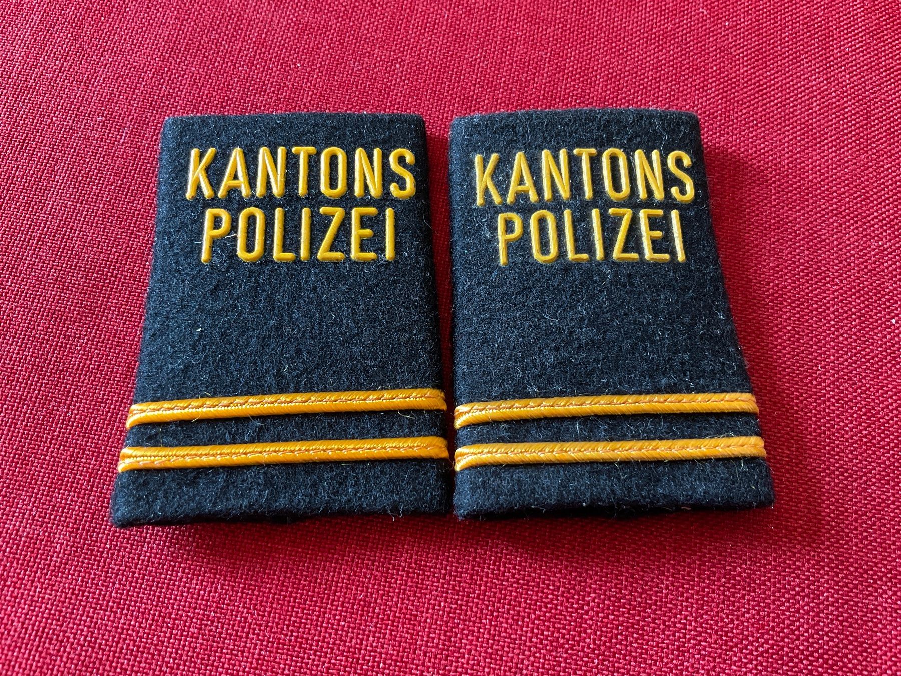 Placchette & Badge: Original Kantonale Polizei Epauletten! – Usato da Lugano venduto da Persepolis
