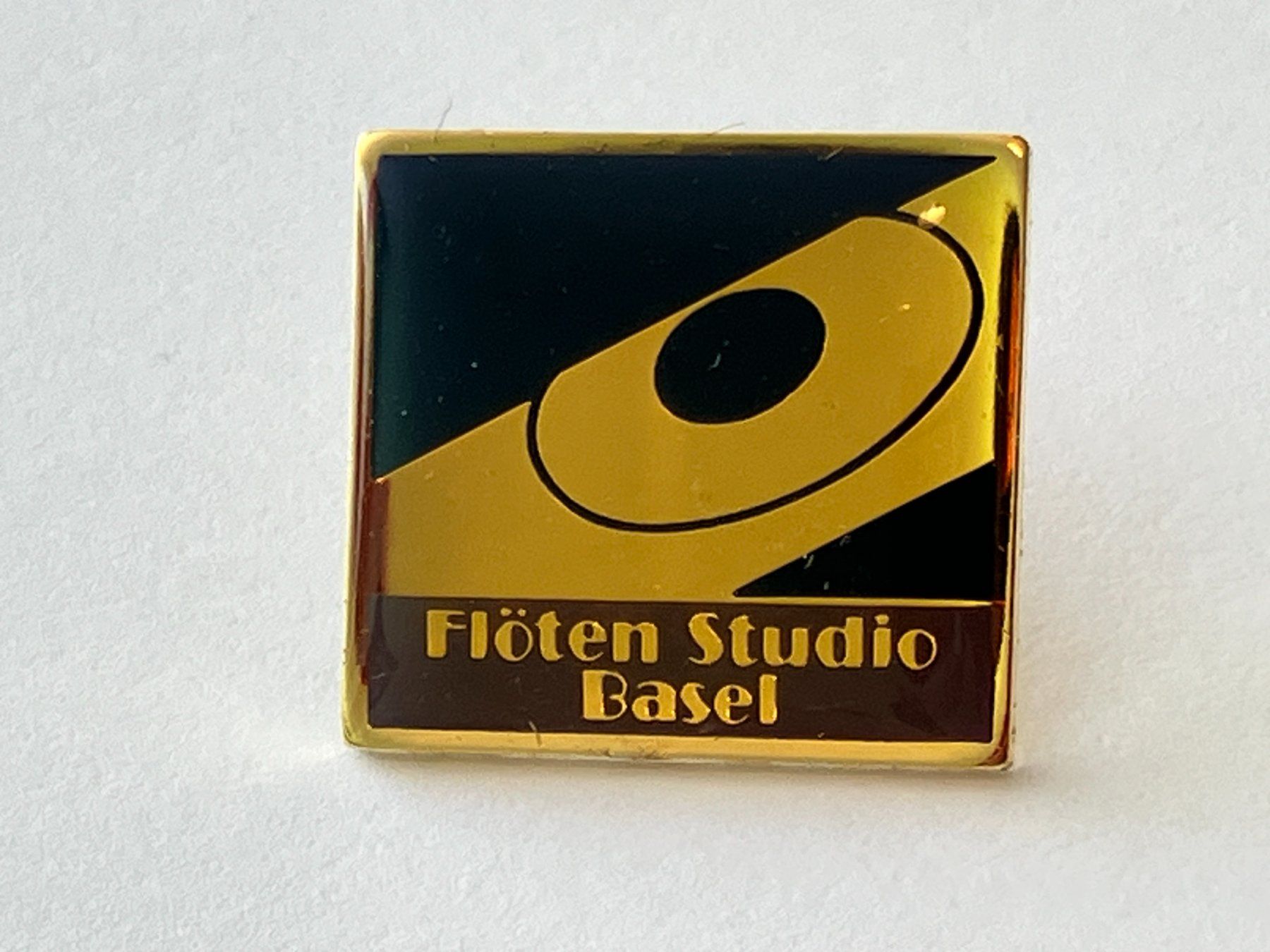 Placchette & Badge: 1 Pin Flöten Studio Basel – Usato da Basel venduto da djwwpp
