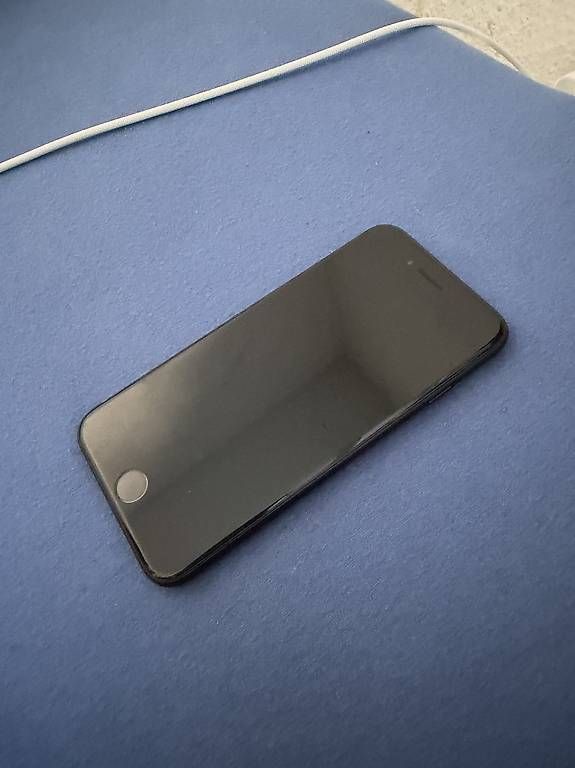 Telefoni cellulari / Smartphones: Iphone SE 64gb – Usato da Oberwil BL venduto da use_c26j