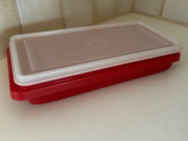 Rote Tupperware Box mit Deckel - Ideal für unterwegs!
