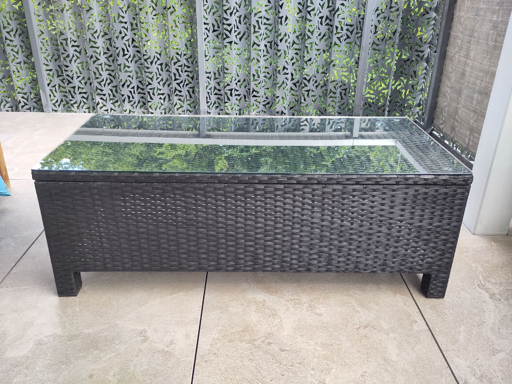 Tavoli: Lounge-Tisch aus Rattan, schwarz – Usato da Dietlikon venduto da TheWeeFox 1