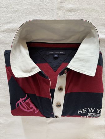 Polo rugby Tommy Hilfiger rayée bordeaux et bleu taille M