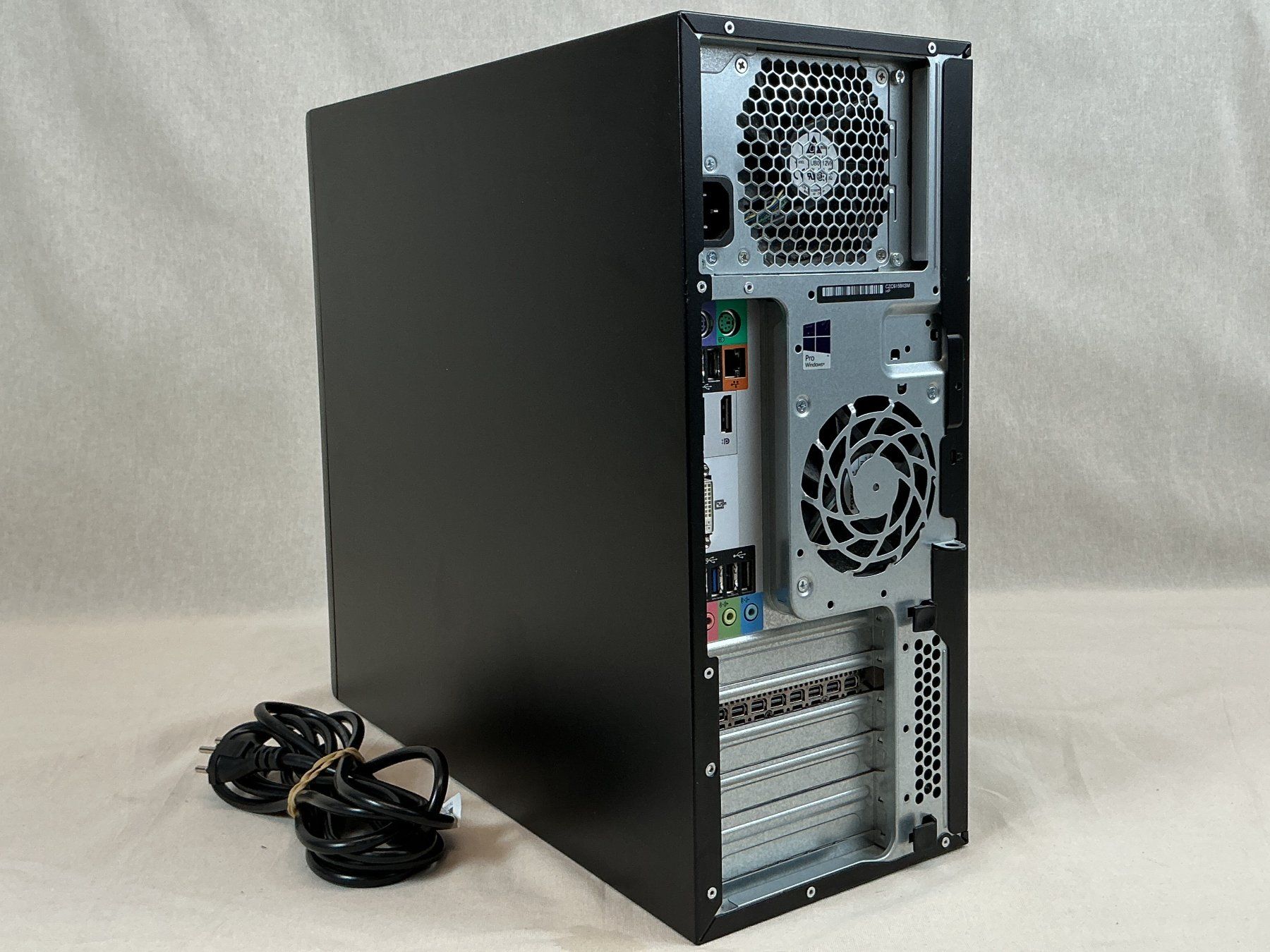 Hewlett Packard PCs: HP Z230 Computer Tower Workstation mit NVIDIA NVS 810 GPU – Gebraucht aus Richterswil von Restwert_Richterswil 1