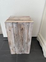 Altholz Blumensäule / Beistelltisch im Shabby Chic Look