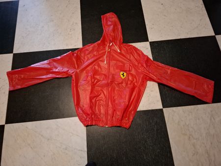 Veste imperméable / coupe-vent rouge Ferrari 