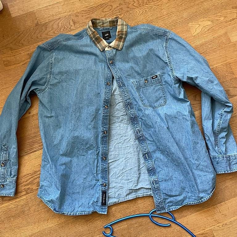 Vans Hemden: VANS Jeanshemd - Loose Fit - Grösse M – Gebraucht aus Zürich von sandroasdf 2