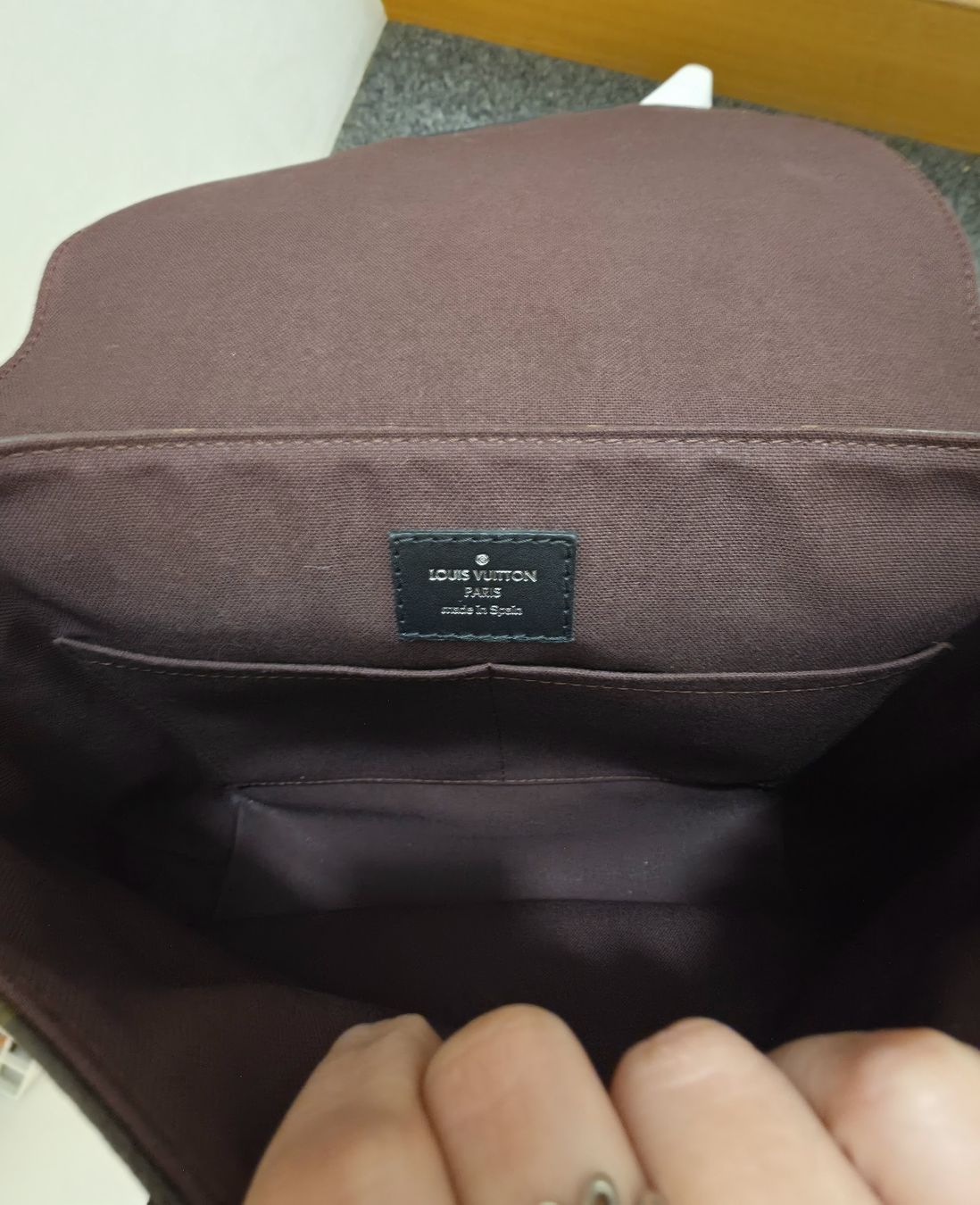 Louis Vuitton Taschen: Louis Vuitton District PM Umhängetasche Monogram Macassar – Gebraucht aus St. Gallen von heartbug 6