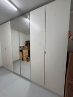 Ikea Pax Kleiderschrank mit ausziehbaren Schuhregalen