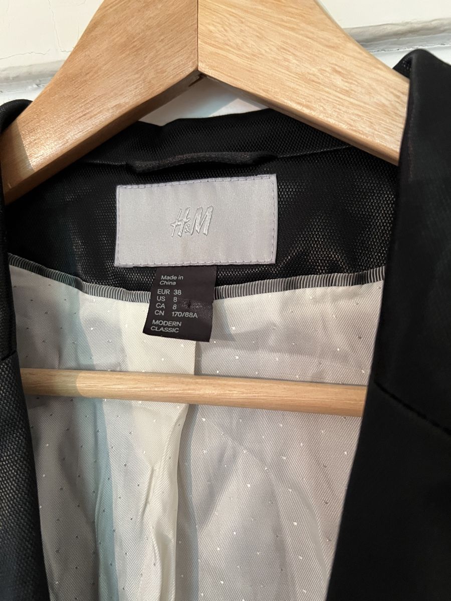 H&M Completi & Tailleur: Satin Damen Blazer – Usato da Basel venduto da evaelette 1