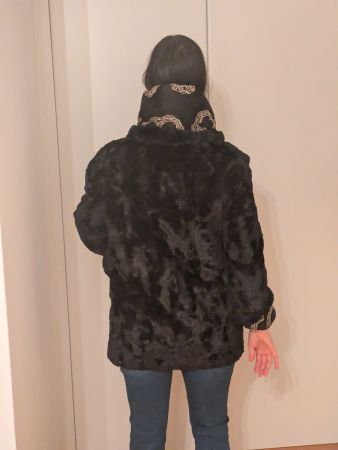 Warme Winterjacke, Grösse M/L, Schwarz mit Muster. Top!