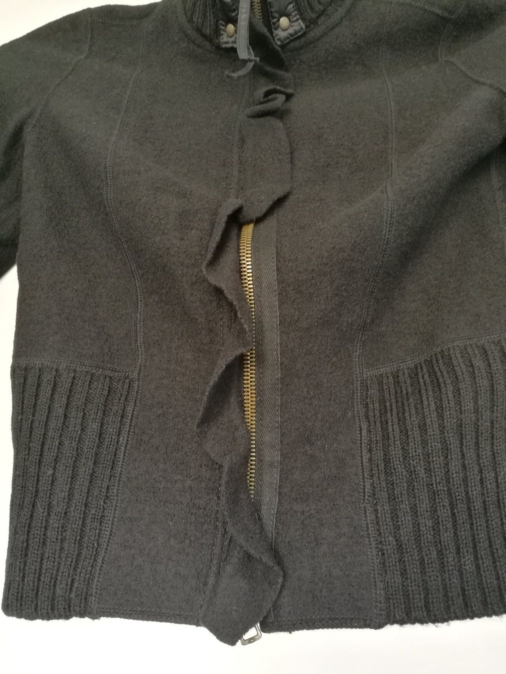 Marc Cain Maglioni & Felpe: Marc Cain Cropped Pullover / Jäckchen 34 – Usato da Bern venduto da M.J.R. 3