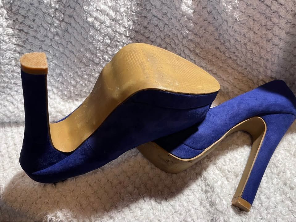 Scarpe da donna: Wunderschöne High Heels in Königsblau – Usato da Flüelen venduto da Raubkatze-Achilles 1