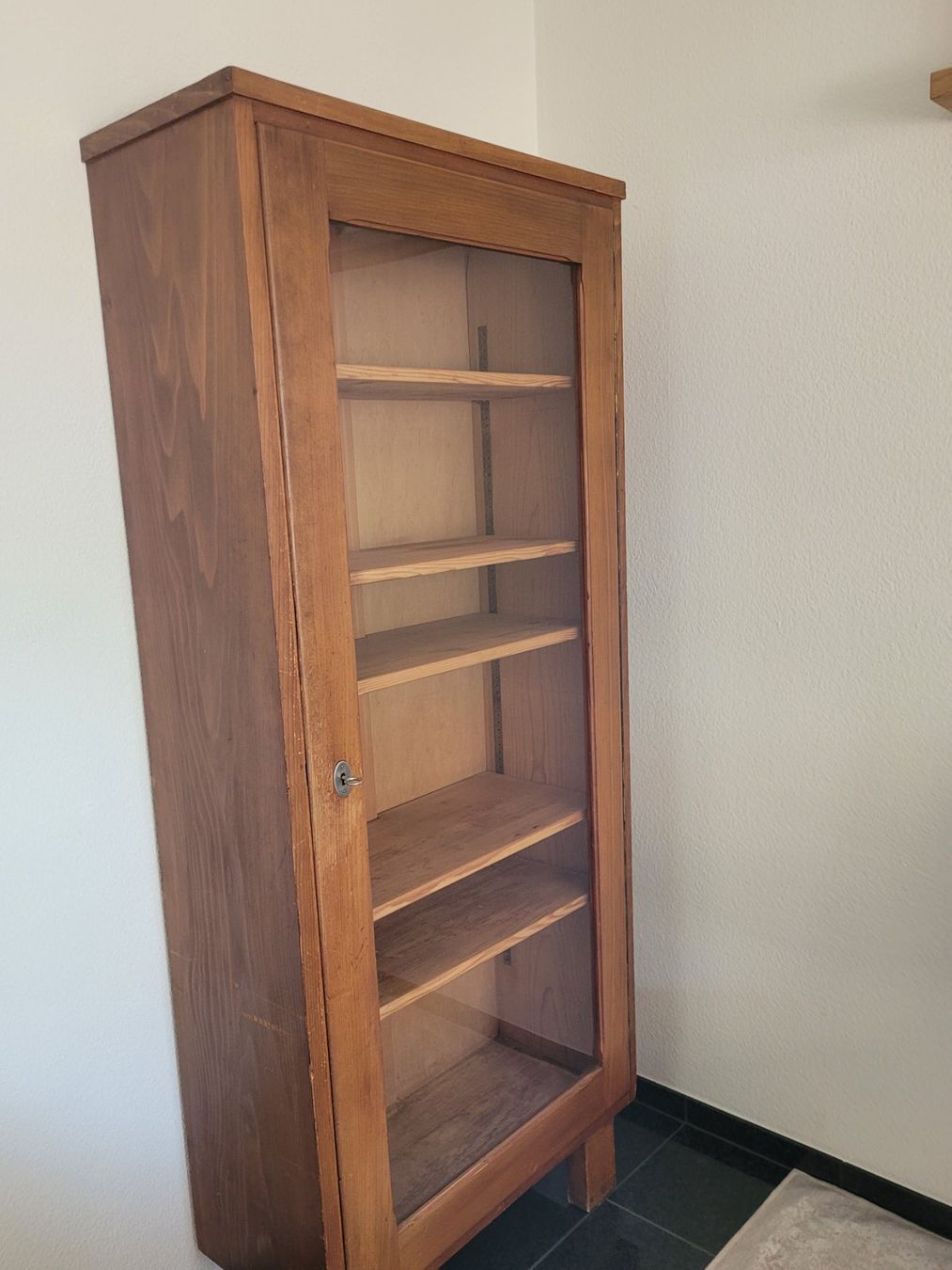 Vitrinen: antike Vitrine – Gebraucht aus magden von Stjohannbasel 1
