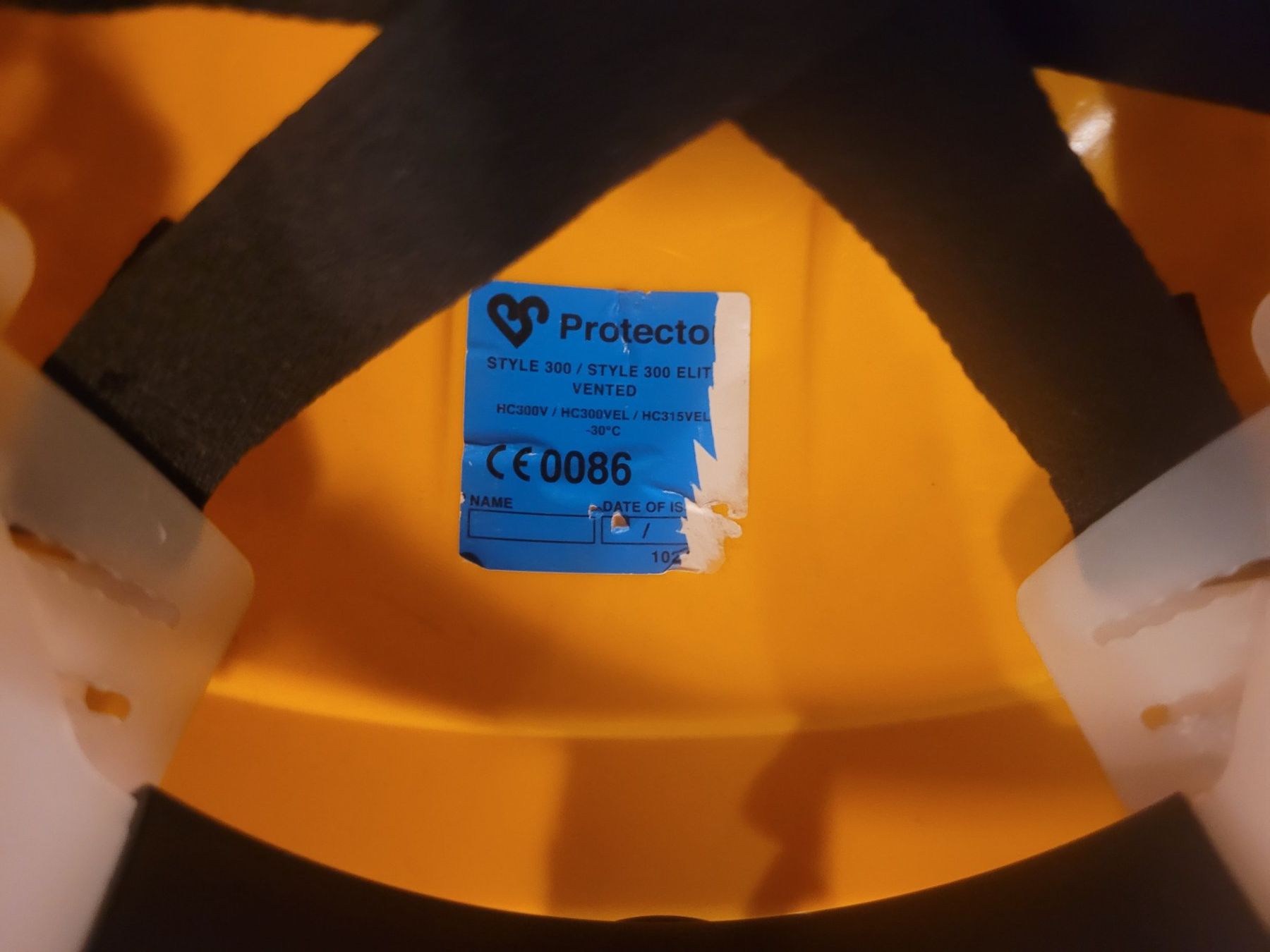Protezione per viso e udito: Bauarbeiter Helm – Usato da Brunnen venduto da SALLBA 2