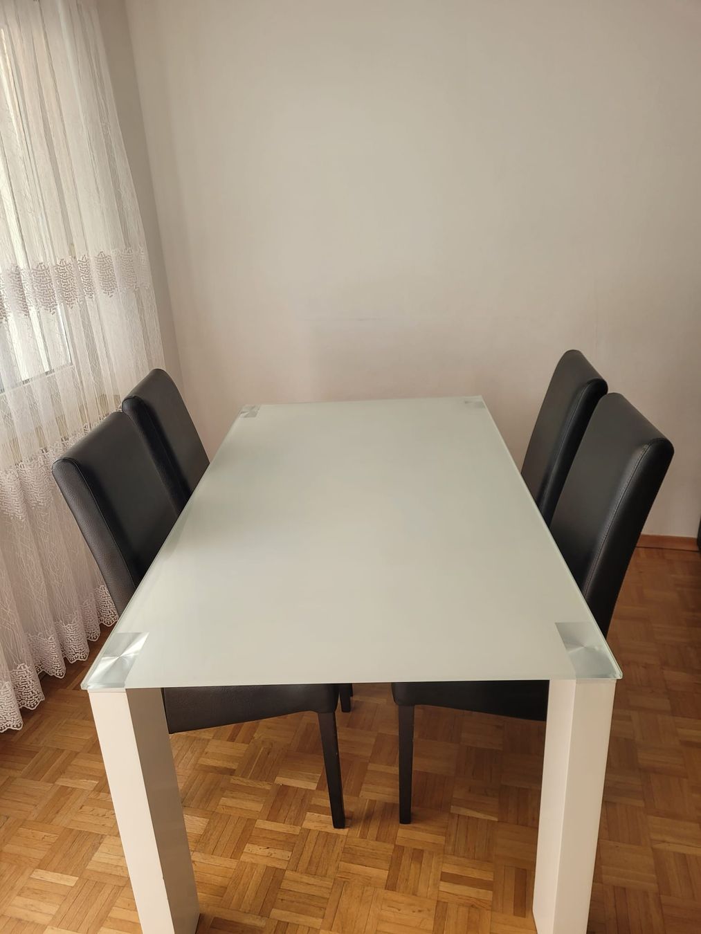 Tavoli: Tisch mit 4 Stühlen – Usato da Zürich venduto da Durme