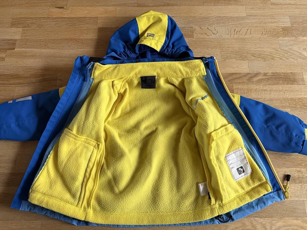 Lotti & Set di vestiti: Neuwertiges Regenset grösse 104 – Usato da Hersiwil venduto da Sheila1986 1