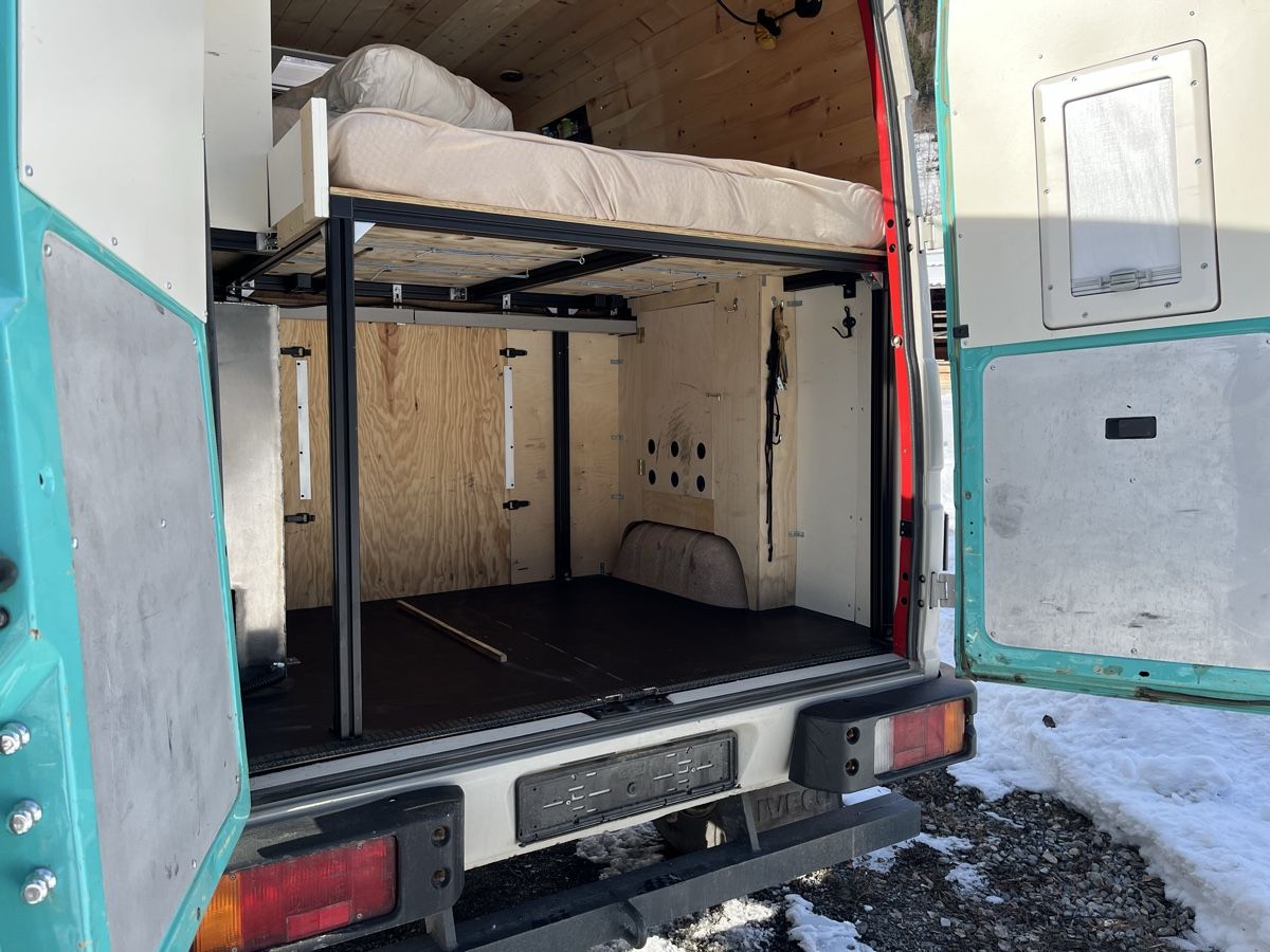 Iveco Camping Fahrzeuge: Iveco Turbo Daily 40-10 4x4 – Gebraucht aus Flums von cla_7lyn 2