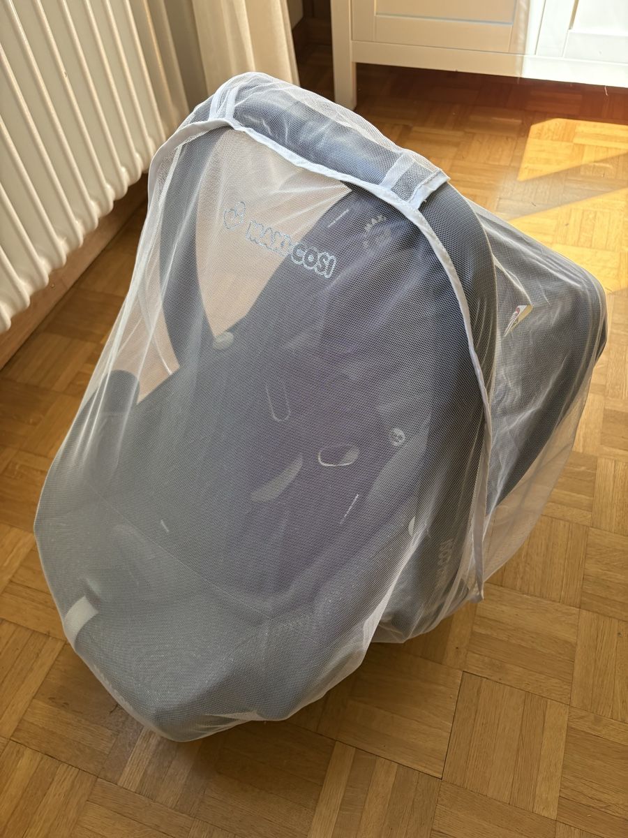Maxi-Cosi Seggiolini per auto: Maxi-Cosi Pebble Plus Babyschale mit Moskitonetz  – Usato da Hombrechtikon venduto da ClaudiaDiamond 3