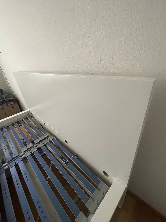 Ikea Lits: Ikea malm bettgestell 160x200 – D'occasion à Dübendorf par rocki07