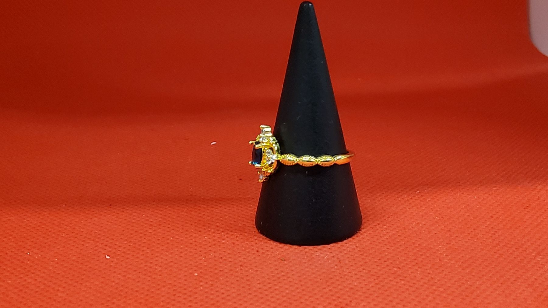 Anelli: ring mit blauem Stein, neuwertig, Grösse 17 mm – Nuovo (secondo la descrizione) da Herisau venduto da Nluanalucas 1