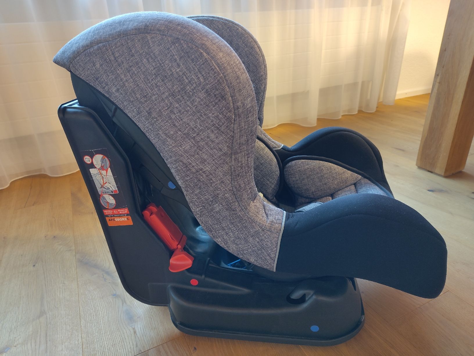 Osann Seggiolini per auto: Osann Kinderautositz, Grau, bis 25 kg – Usato da Lützelflüh-Goldbach venduto da wankdorfer 2