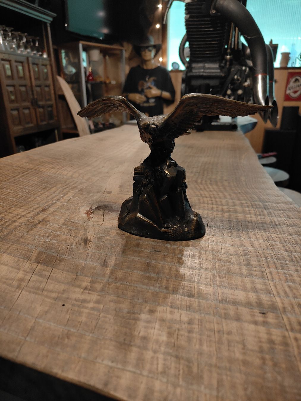 Statuette: Adler Figur auf Felsen neu – Nuovo (secondo la descrizione) da Kleinlützel venduto da gki666
