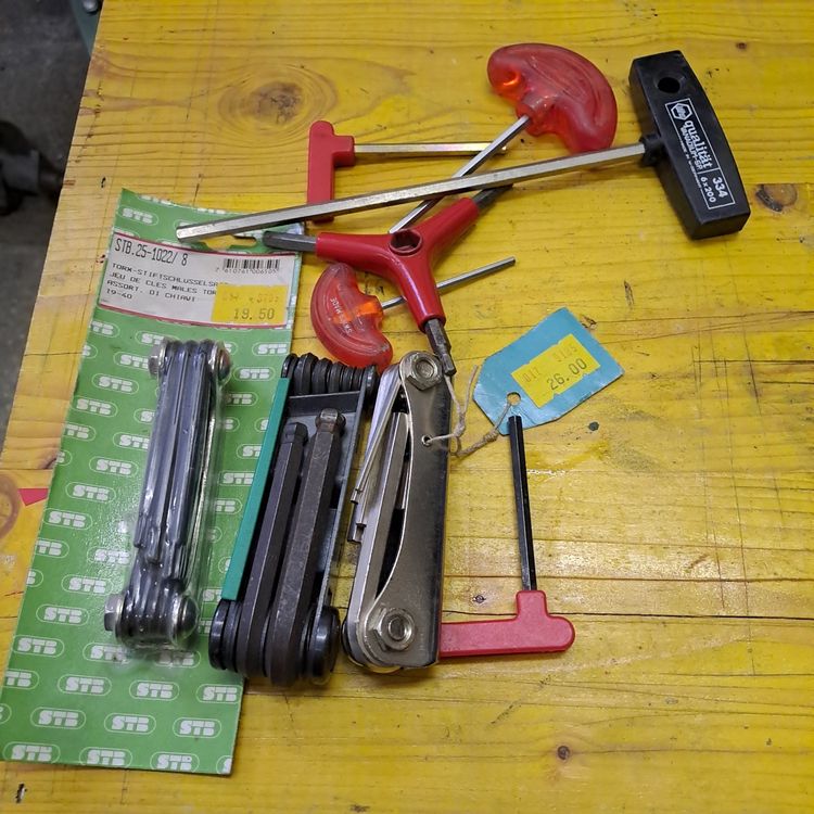 2 Clés Clef Démontage AUTORADIO PORSCHE BECKER CDR + 32 BECKER CDR + 22