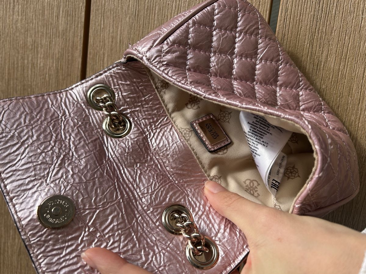 Guess Taschen für Damen: Guess metallic Tasche neu – Neu (gemäss Beschreibung) aus Egerkingen von thelifeofpablo 1