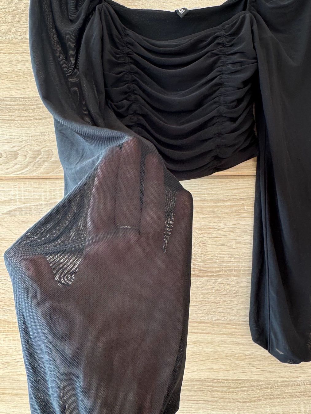 H&M Top: Crop top chic noir – Nuovo (secondo la descrizione) da Montreux venduto da Iza_81199 1