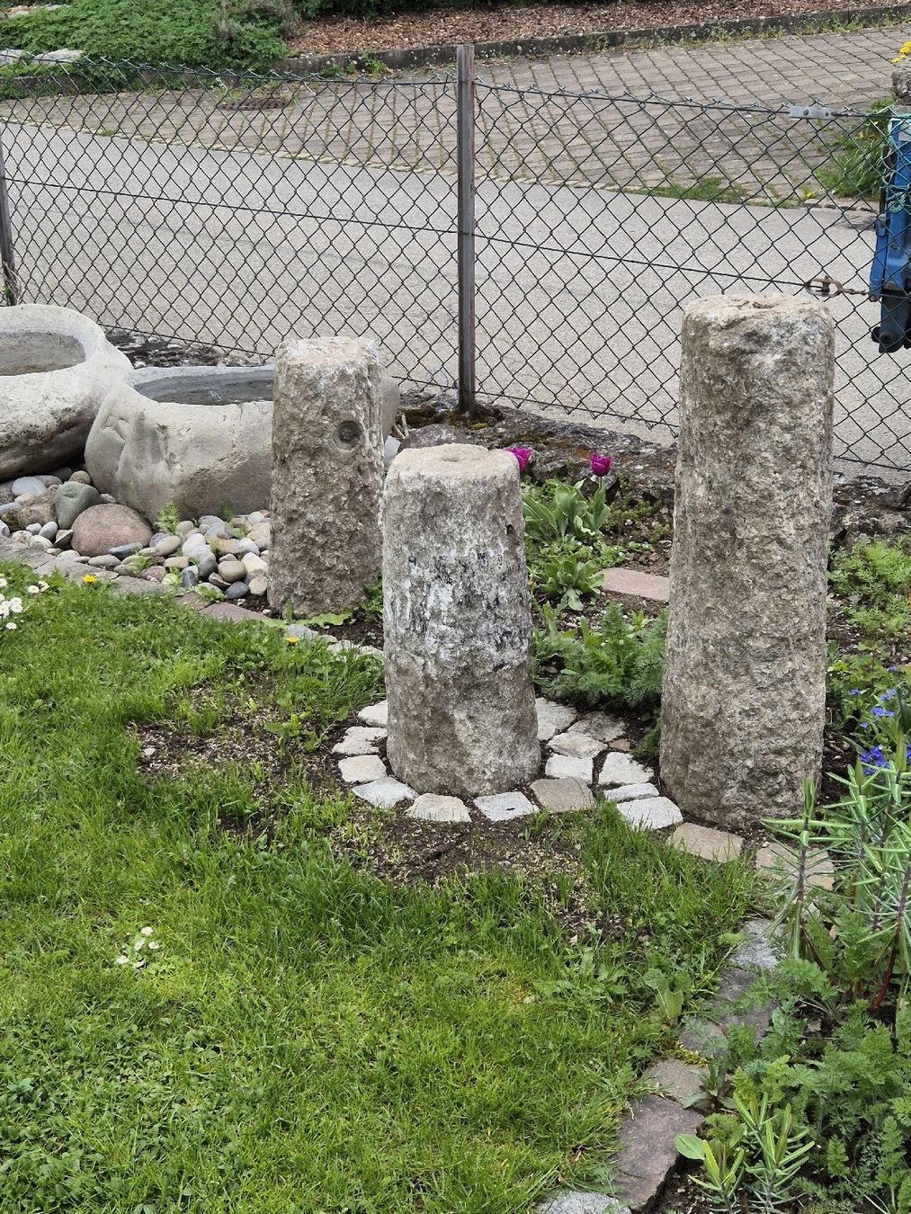 Pietre & tegole: Granitpoller Gotthardstrasse Gartendeko – Usato da Ehrendingen venduto da Amigo5 1