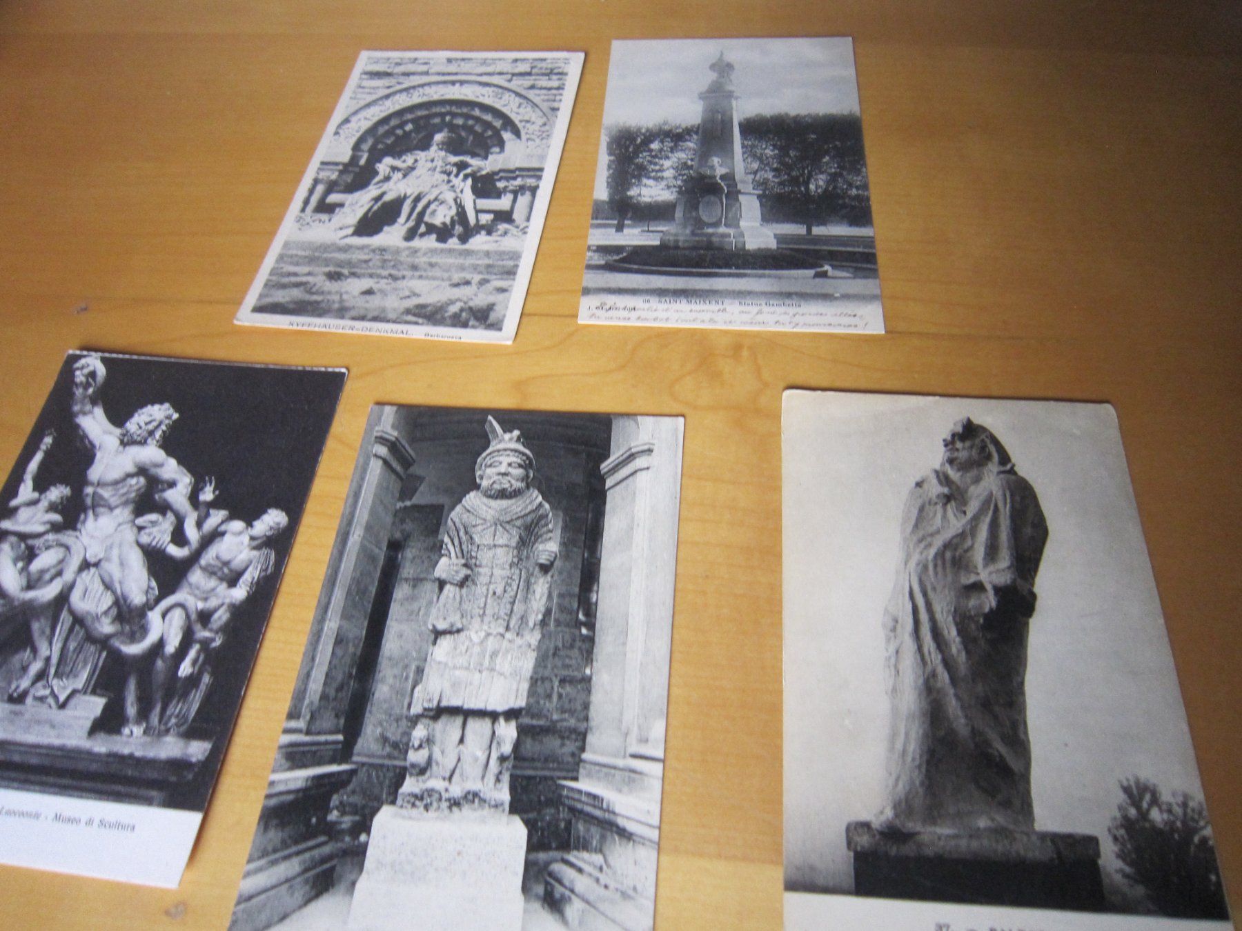 Cartoline postali: No 15 Antike Postkarten Statuen und Monumente – Usato da Gordola venduto da Polentaefung