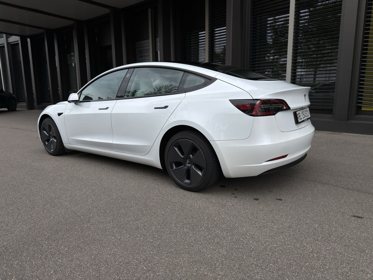 Tesla Automobili: Tesla Model 3 Longrange 2022 Weiss/Weiss – Usato da Pratteln venduto da FabianApp 3