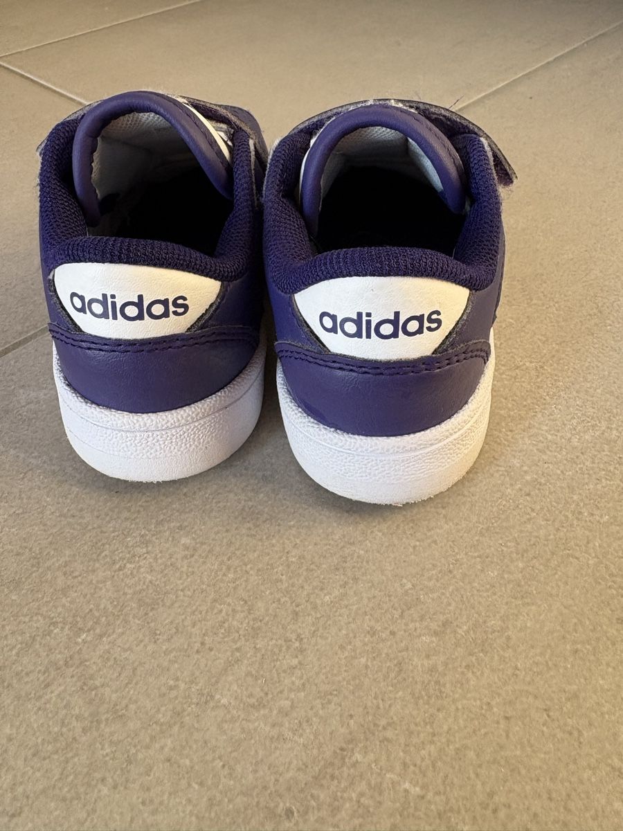 Adidas Scarpe da uomo: Sneakers Kinder Adidas Gr. 24 – Usato da Wolfhausen venduto da lala_wolfhausen 3