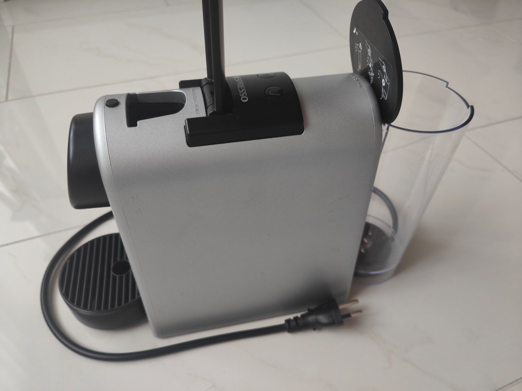 De'Longhi Macchine per caffè & Macchine per espresso: Delonghi Essenza Mini Kapselmaschine – Nuovo (secondo la descrizione) da Tuggen venduto da Skip13