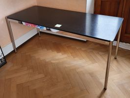 2 Tables USM Haller plateau nervures bois noir, bon état