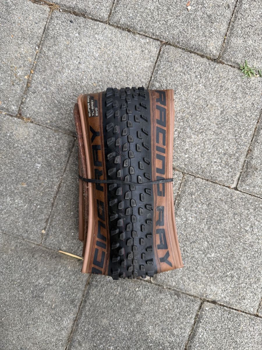 Pièces détachées: Schwalbe Racing Ray 29x2.25  – D'occasion à Attiswil par Patsue