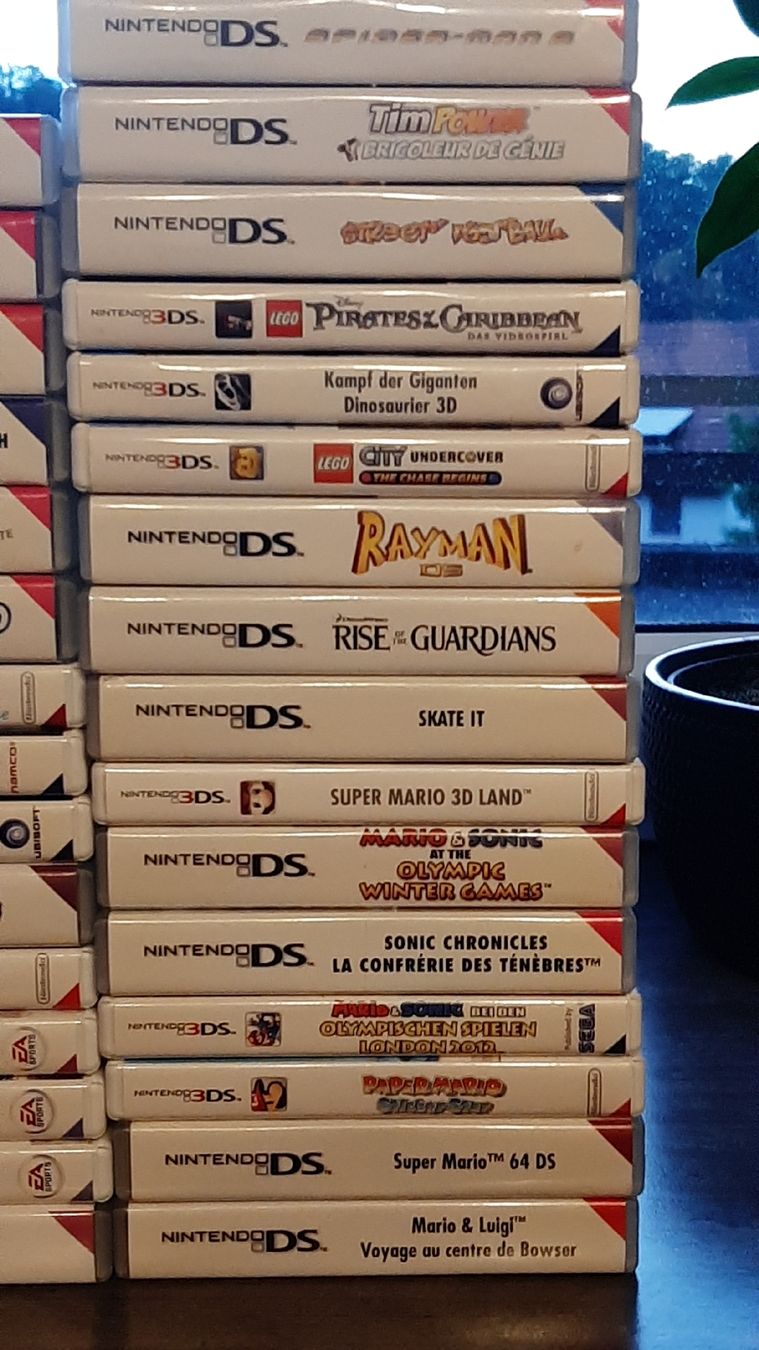 Nintendo Giochi: lot de 34 jeux Nintendo DS – Usato da Fontenais venduto da Tartampin 2