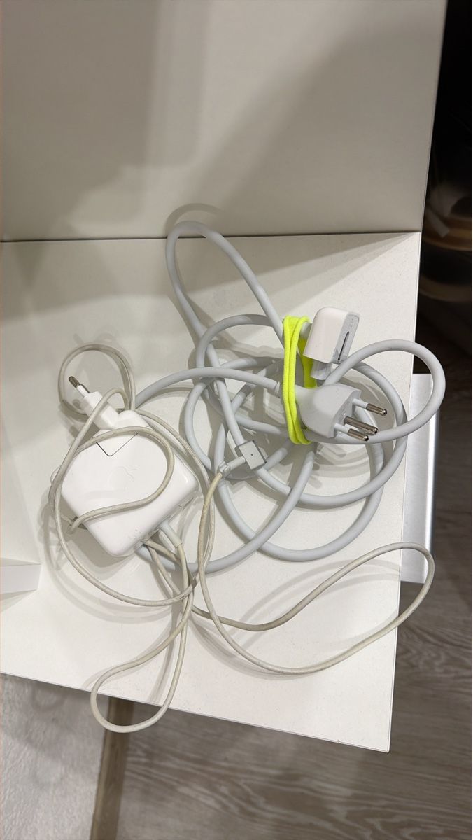 Apple Chargeur: Apple Ladegerät mit Kabel gebraucht – D'occasion à Wettingen par melinc87