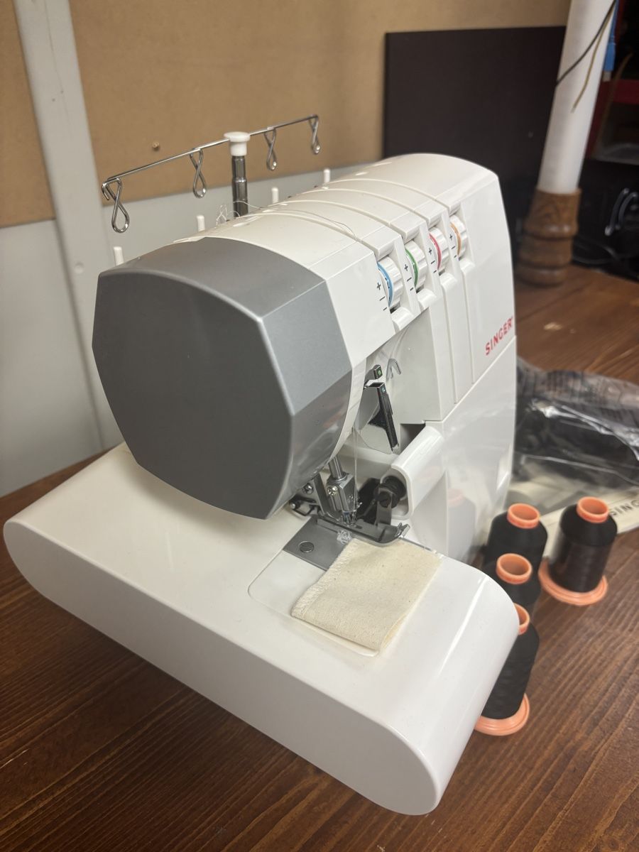Singer Macchine da cucire: Overlocker von Singer neu – Nuovo (secondo la descrizione) da Worb venduto da TrinTrin90 4